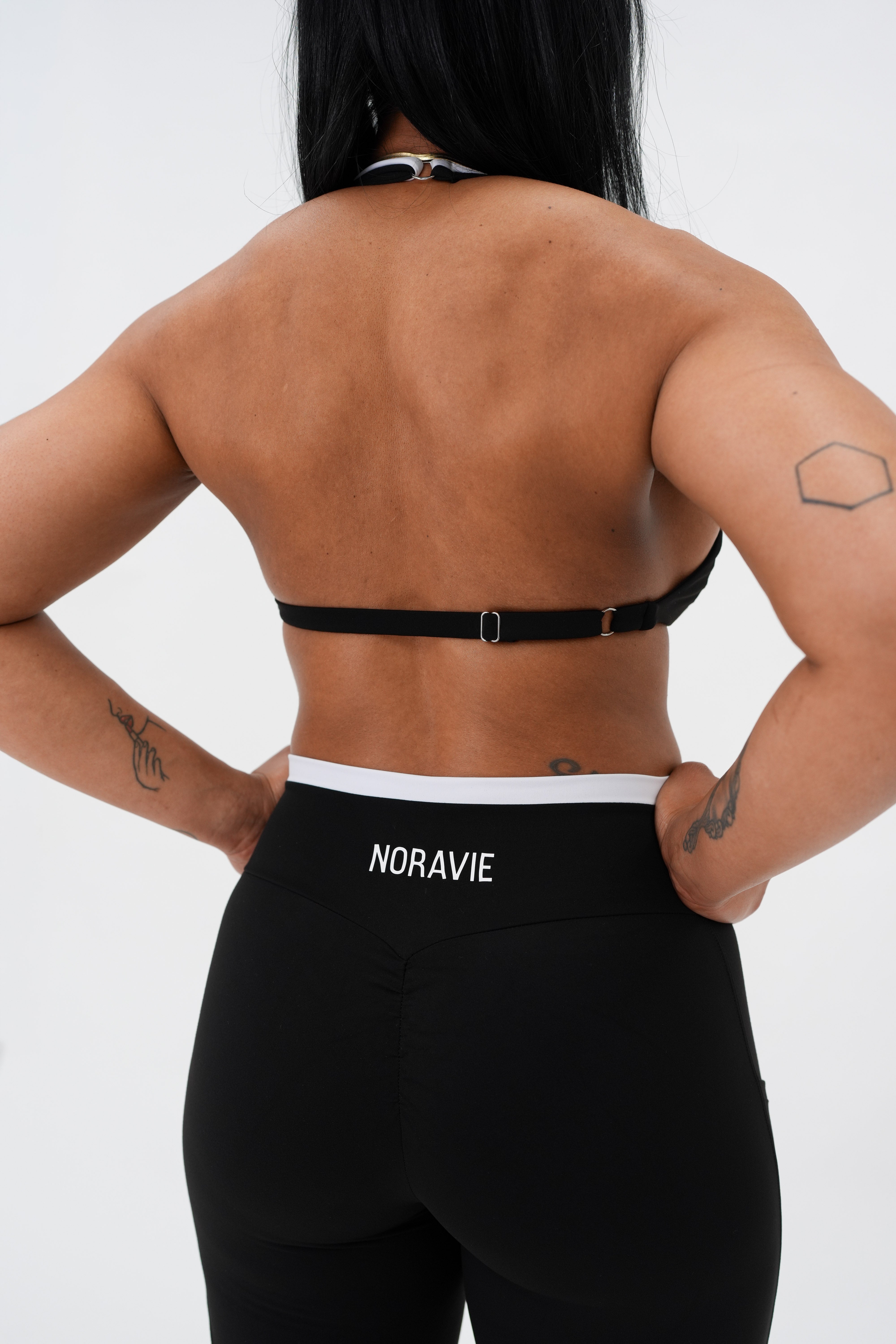 Her Era Crossover Leggings - Noravie