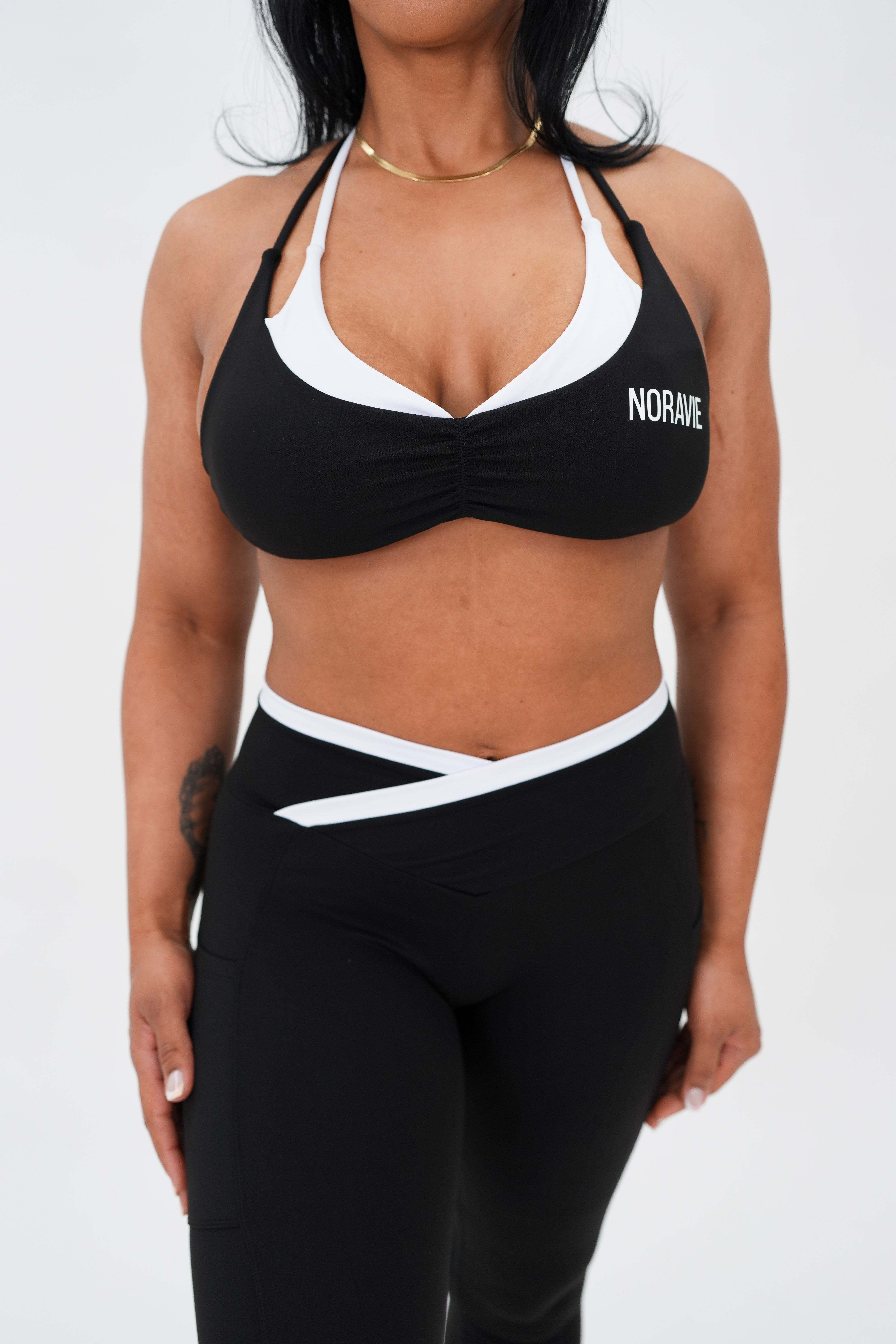 Her Era Crossover Leggings - Noravie