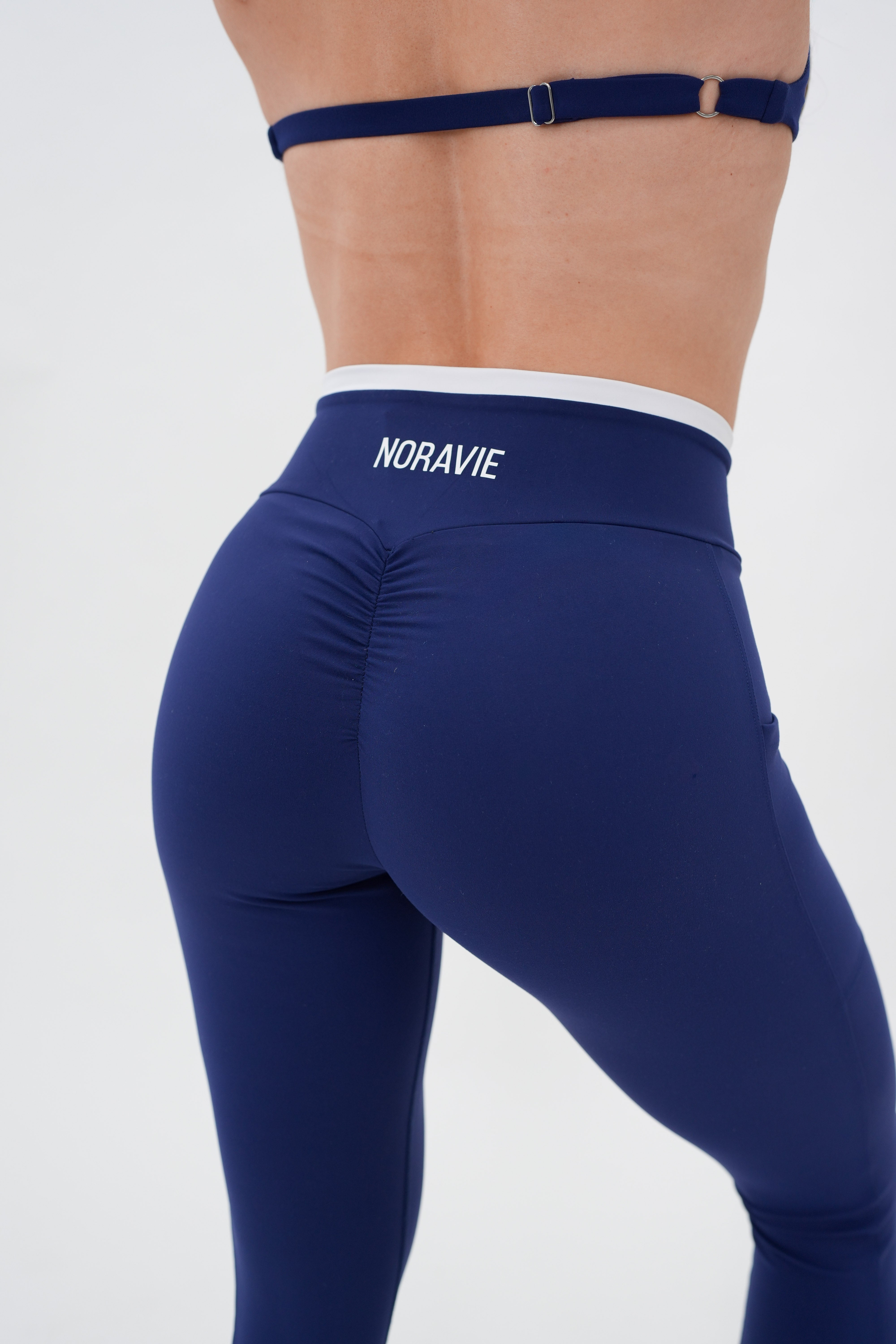 Her Era Crossover Leggings - Noravie