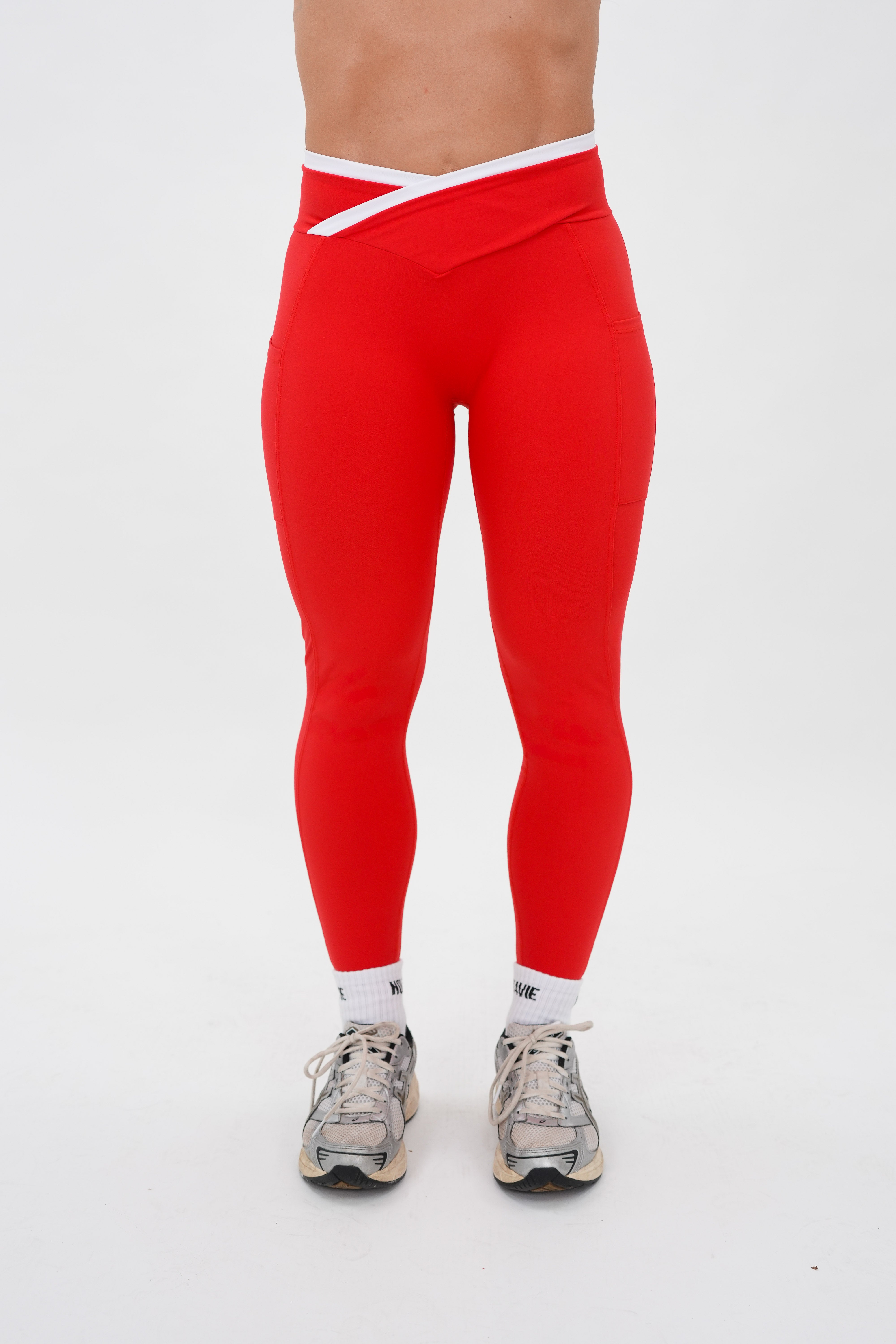 Her Era Crossover Leggings - Noravie