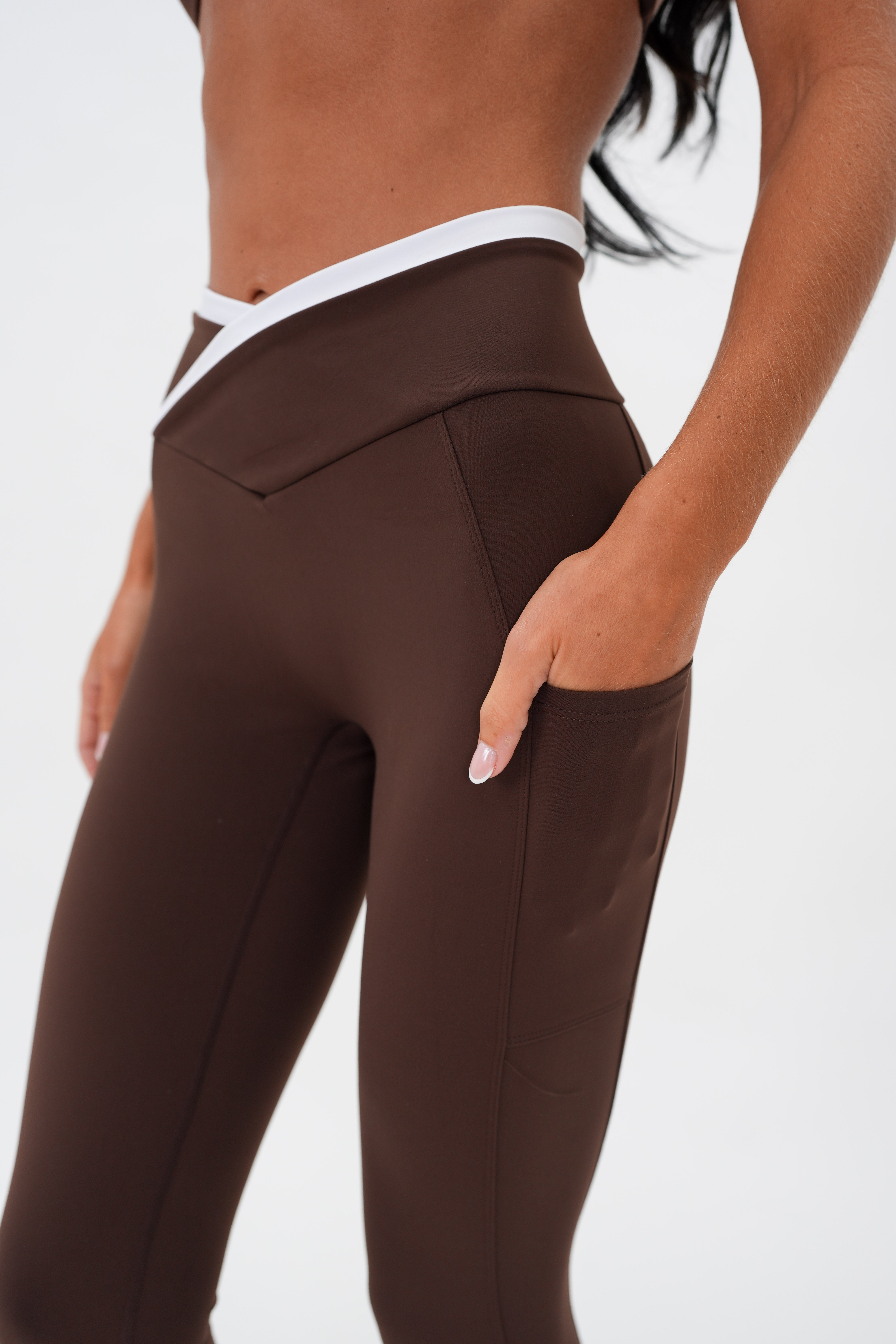 Her Era Crossover Leggings - Noravie