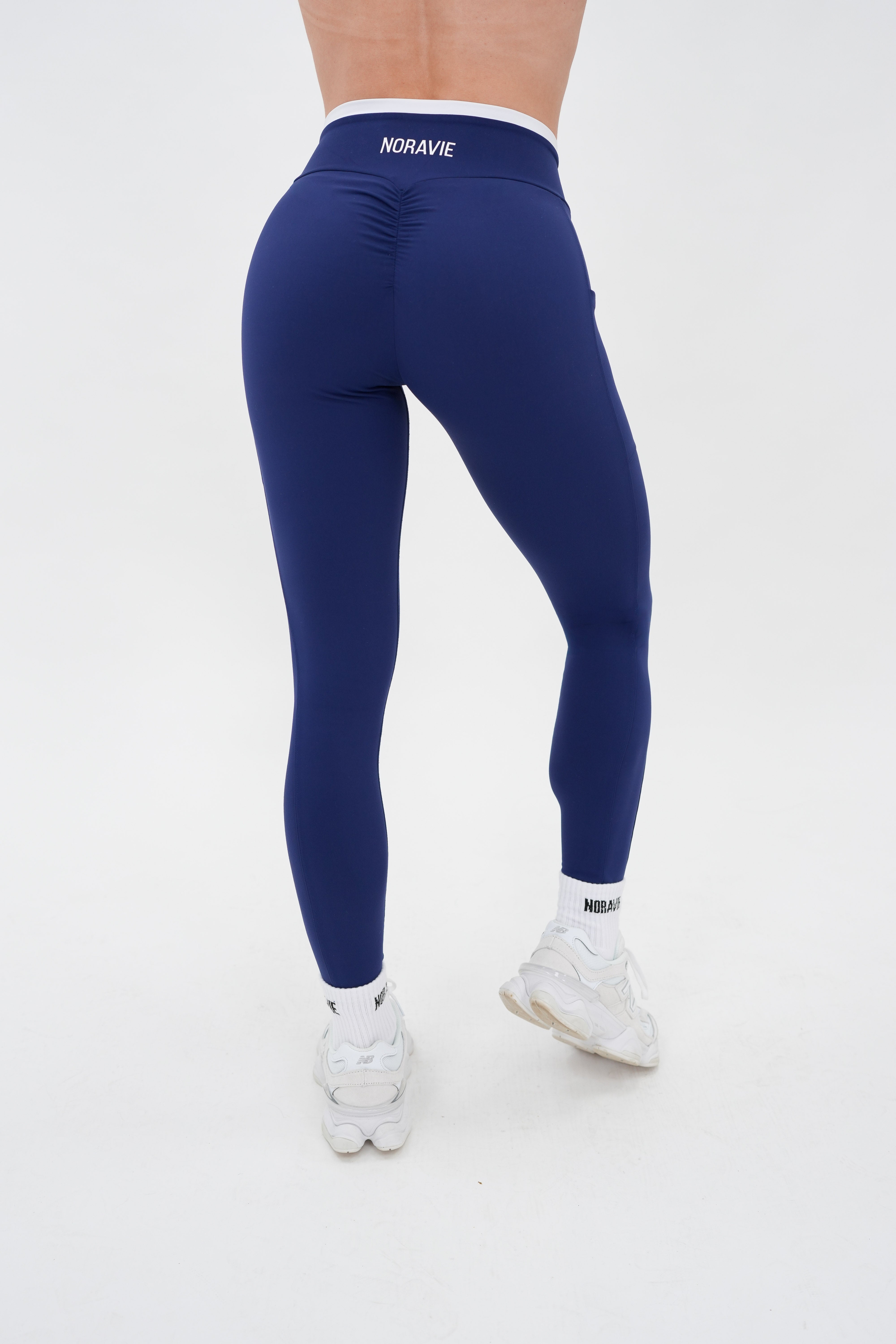 Her Era Crossover Leggings - Noravie