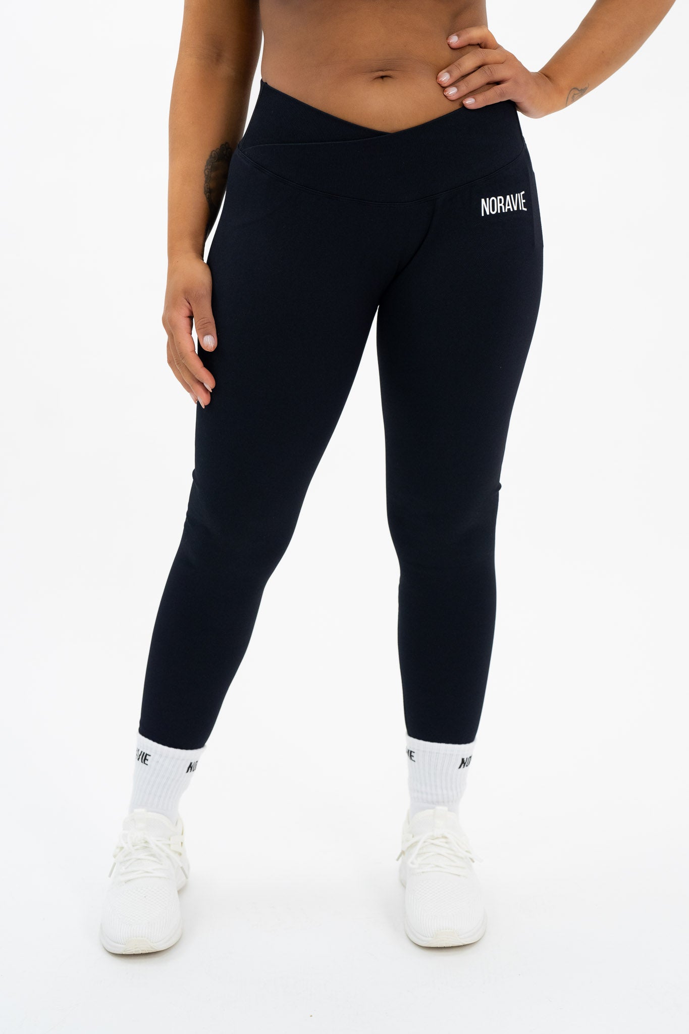 Worth Protecting™ Crossover Seamless Leggings - Noravie