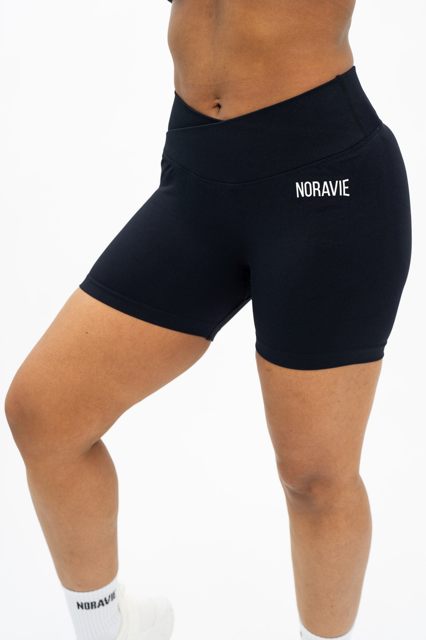 Worth Protecting™ Crossover Seamless Shorts - Noravie