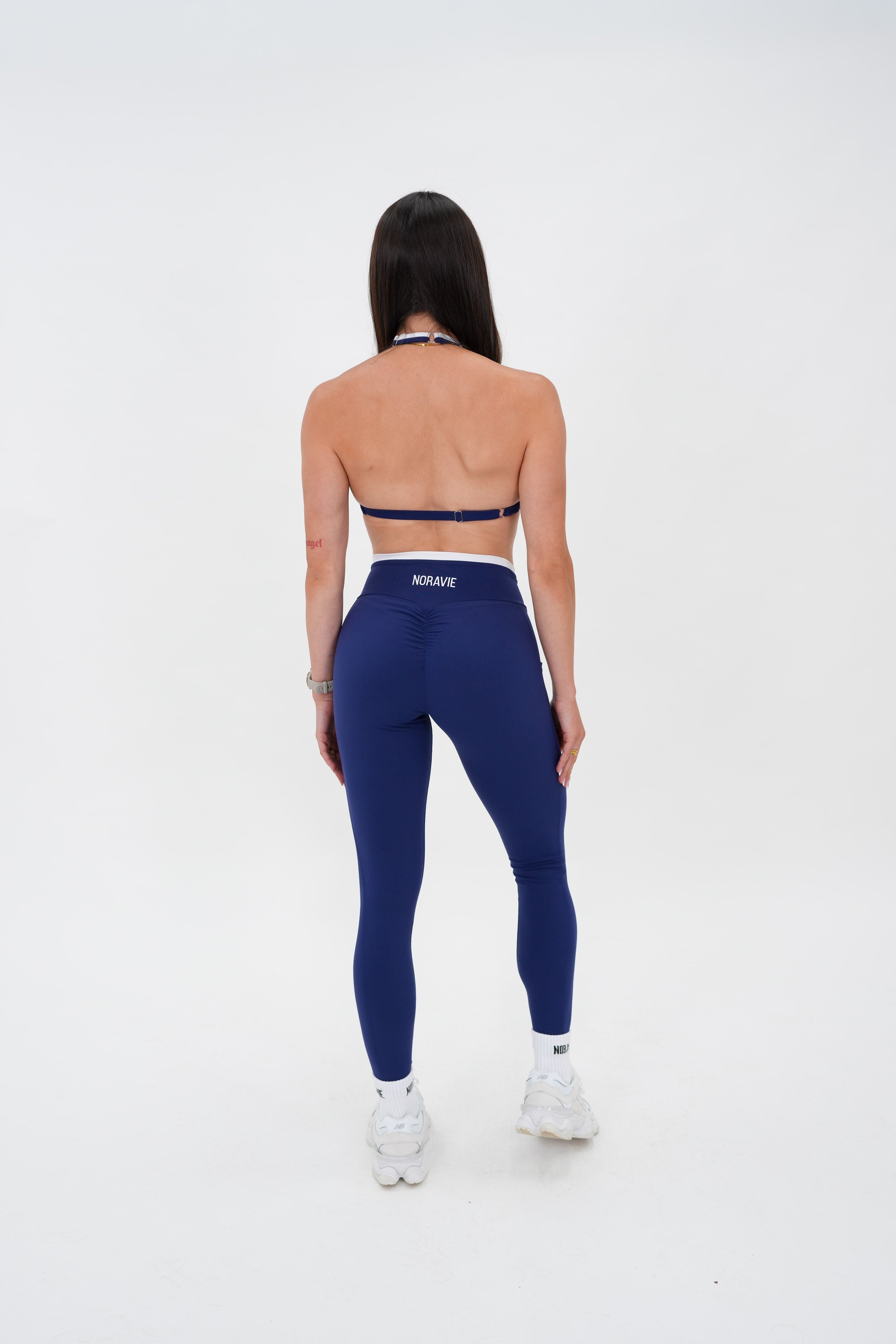 Her Era Crossover Leggings - Noravie