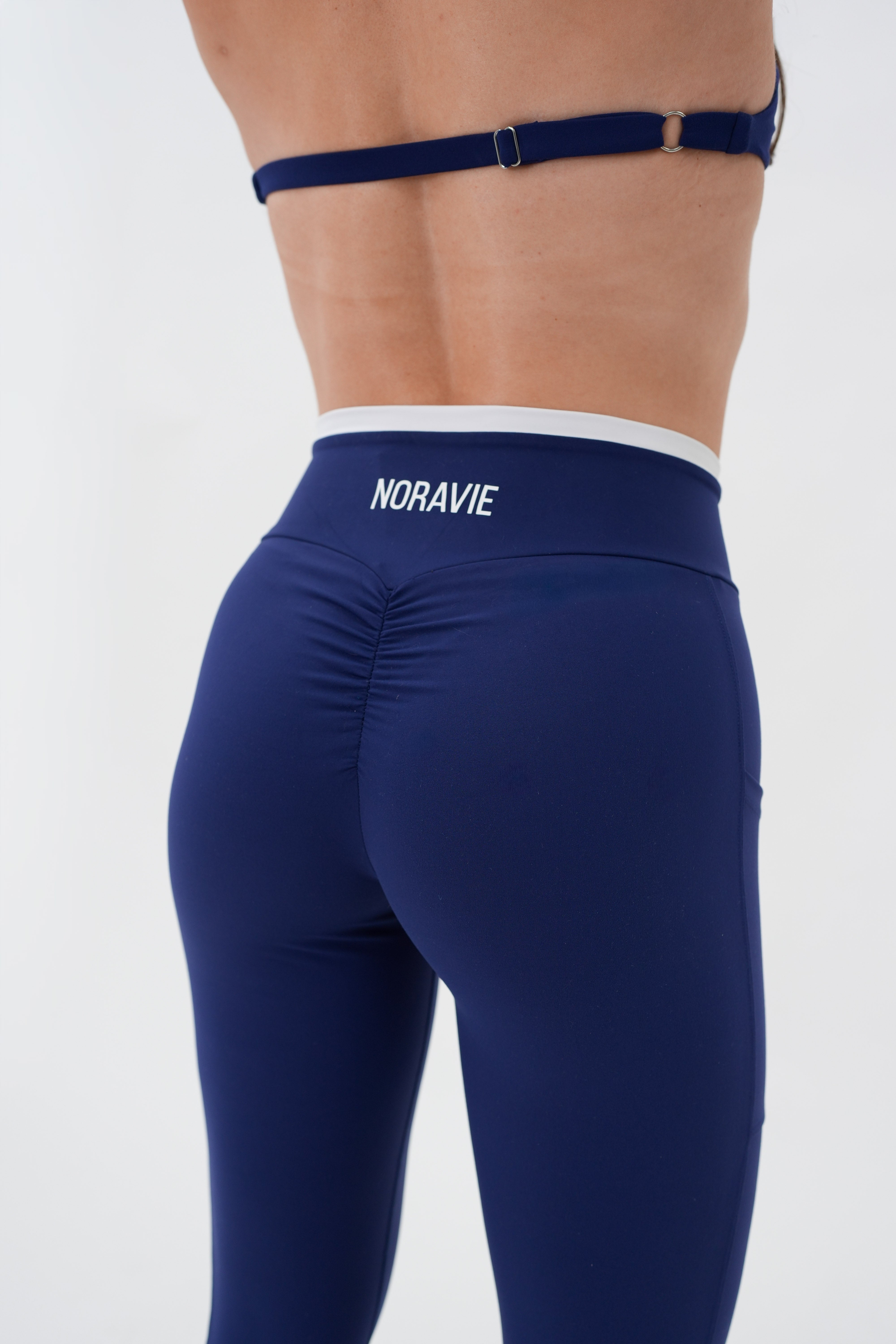 Her Era Crossover Leggings - Noravie