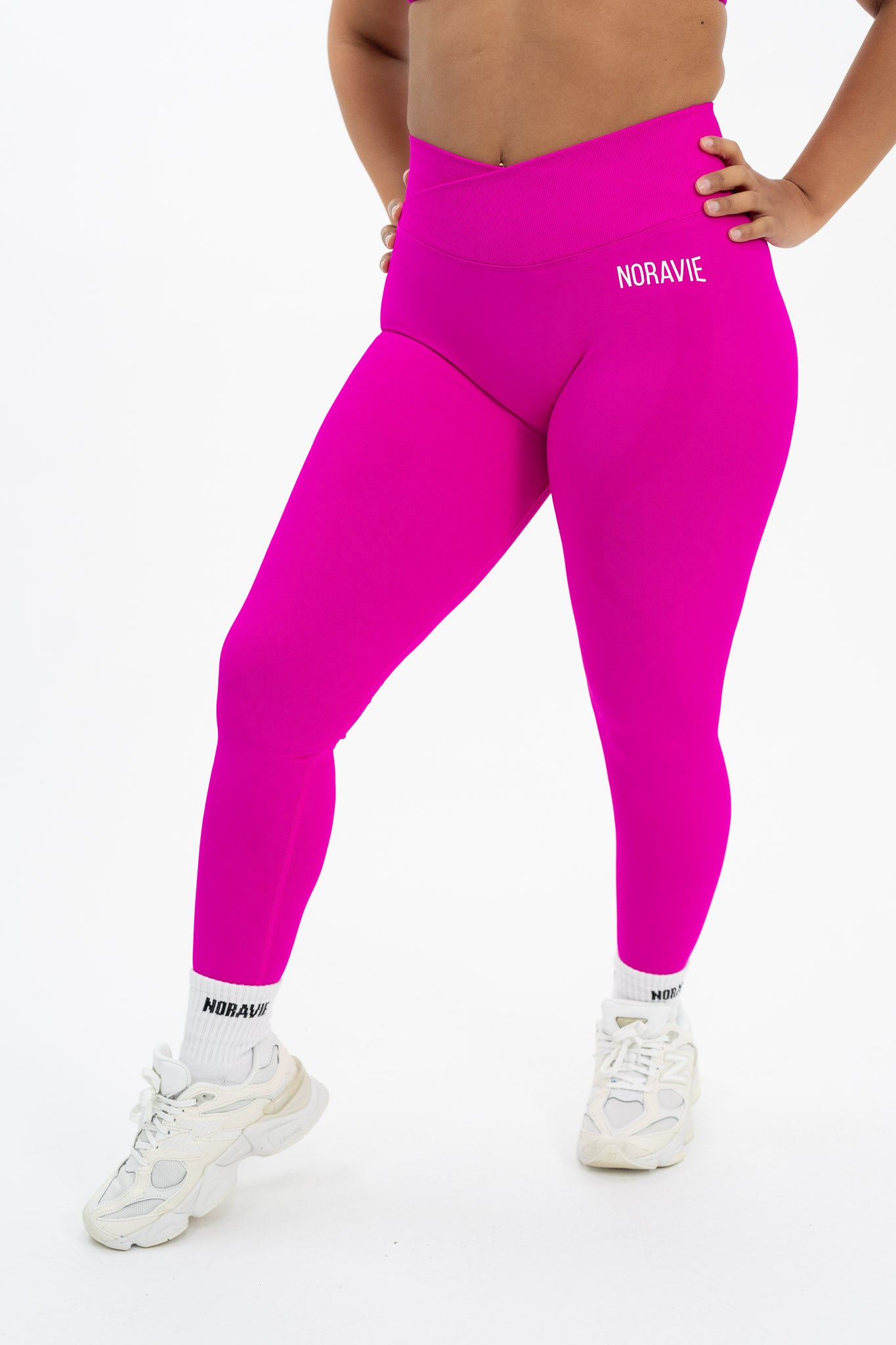 Worth Protecting™ Crossover Seamless Leggings - Noravie