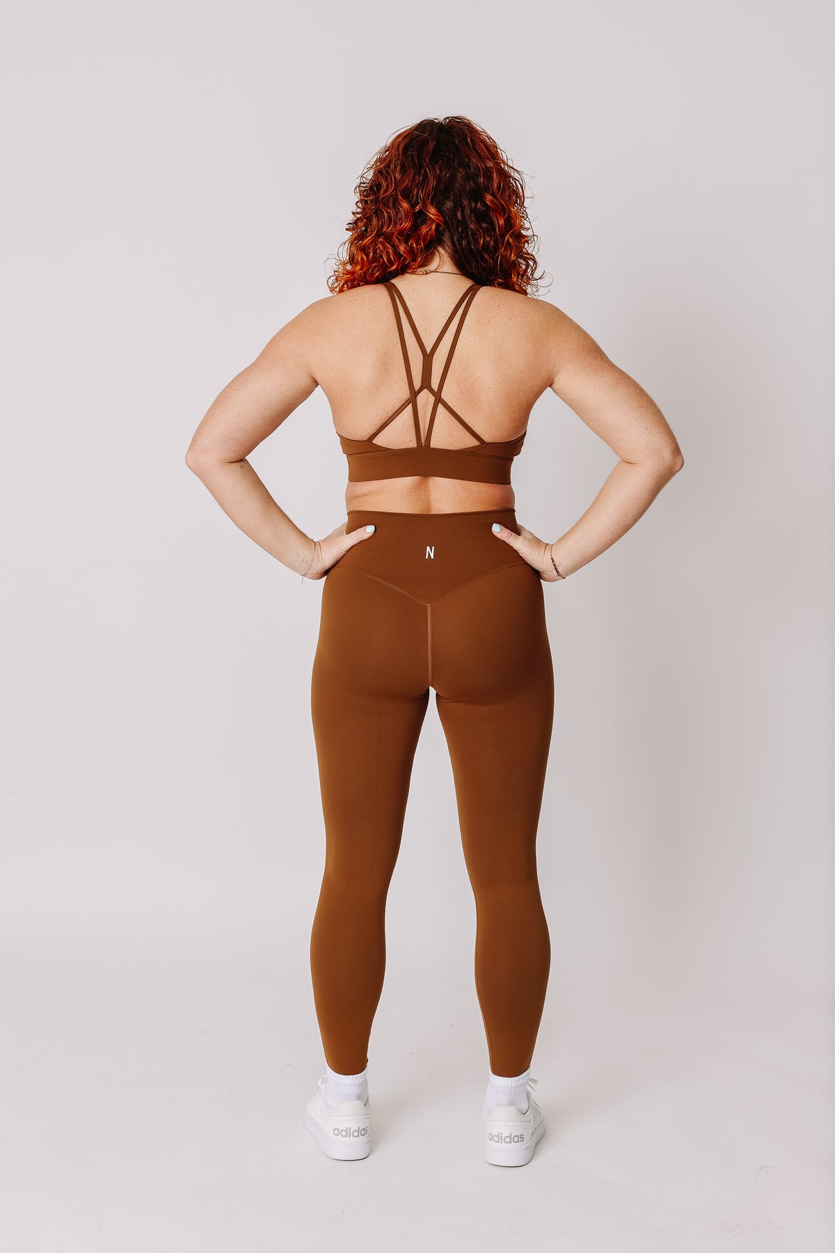 Thrive Crossover Leggings - Noravie